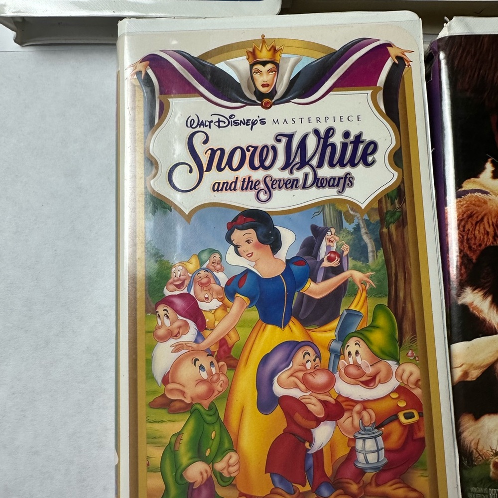 Disney VHS Collection - Colorful Covers - Picture 5 of 9